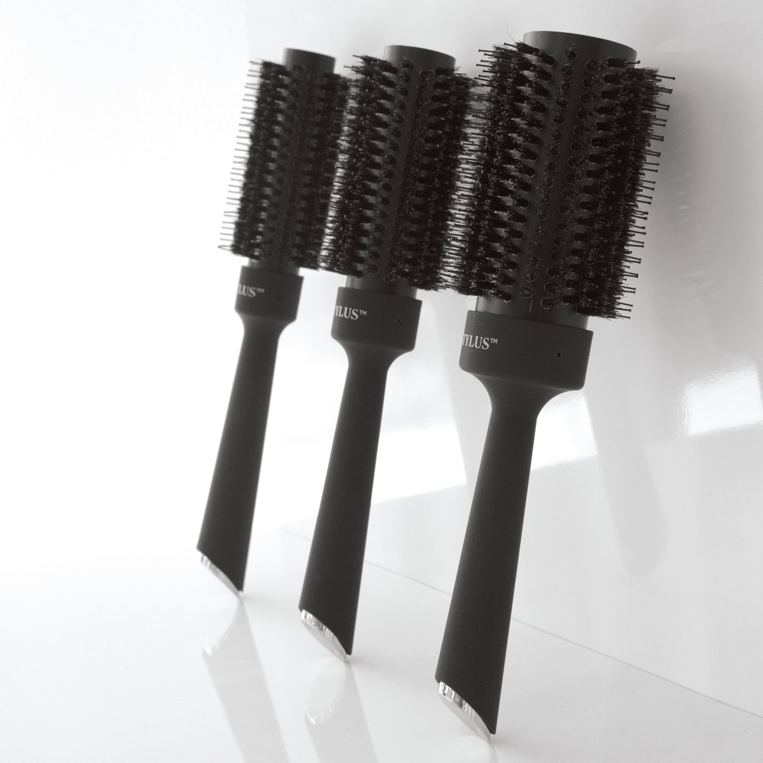 https://www.fhiheat.com/cdn/shop/products/blow-out-brush-group-shot_2000x.jpg?v=1691443899